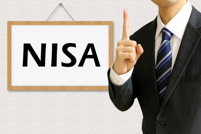 iDeCoとNISA・積立NISA両方の違いを比較表に！どっちをどう使い分ける？